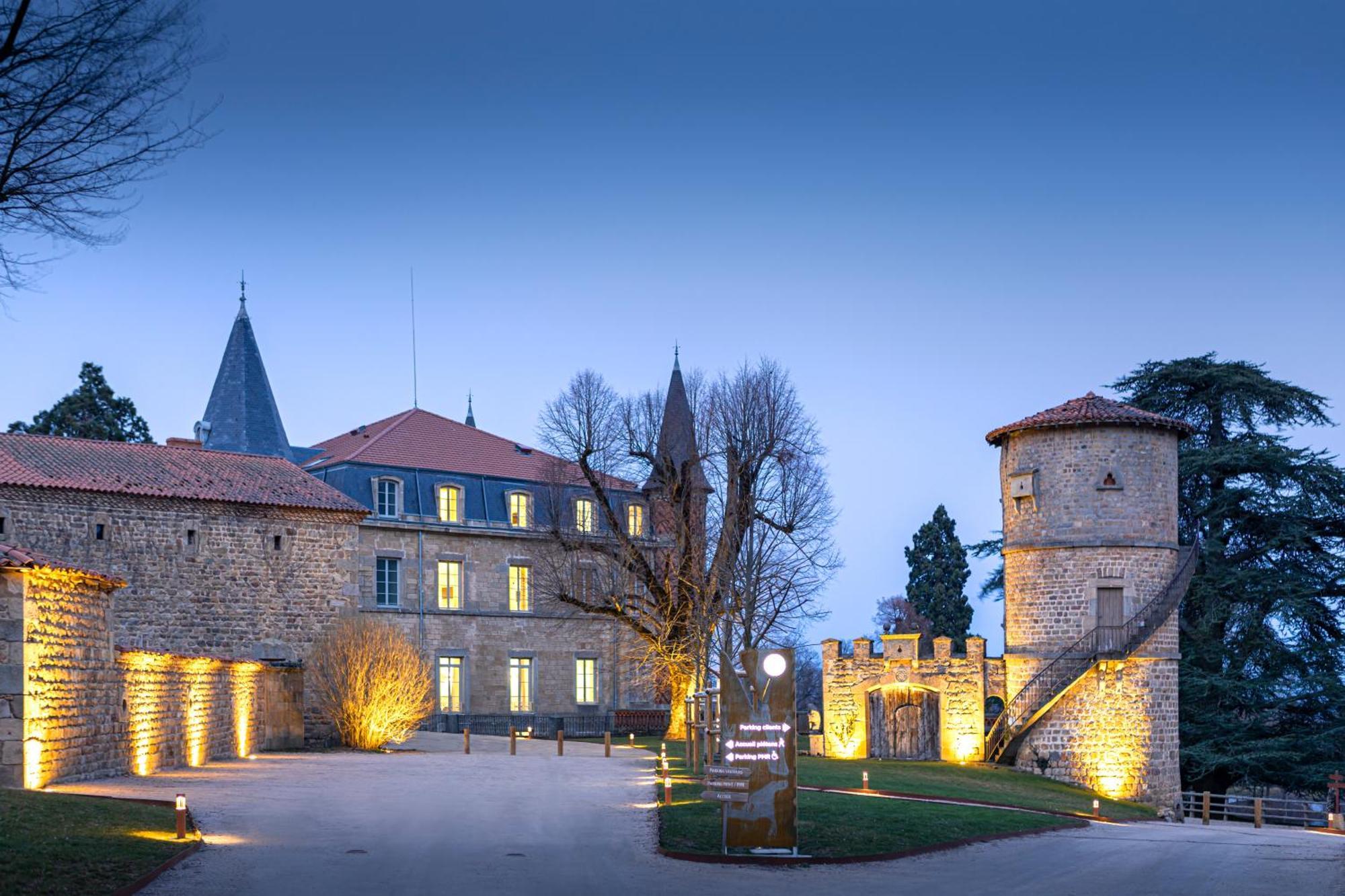 Domaine Et Chateau De Valinches Marols Exteriör bild