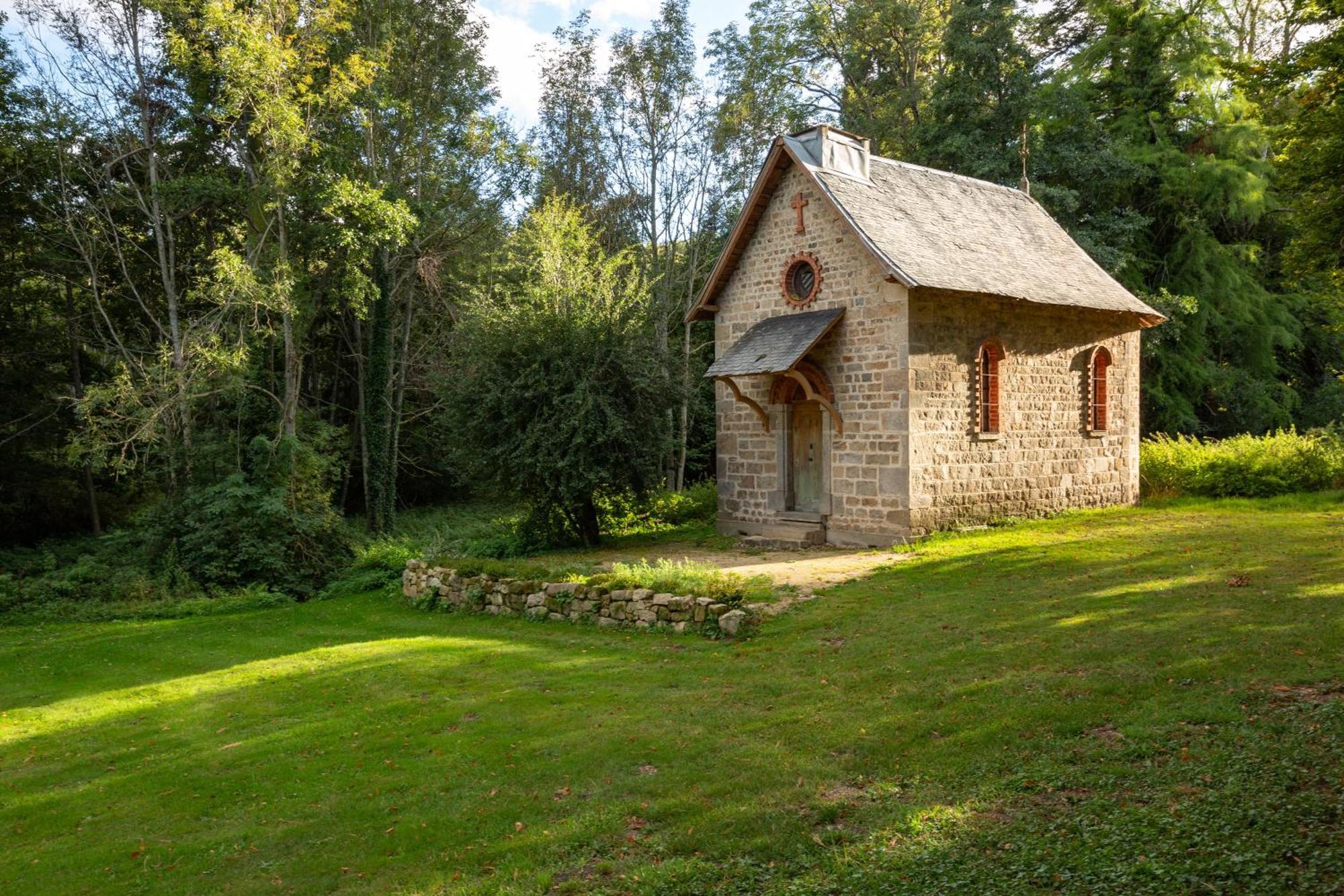 Domaine Et Chateau De Valinches Marols Exteriör bild