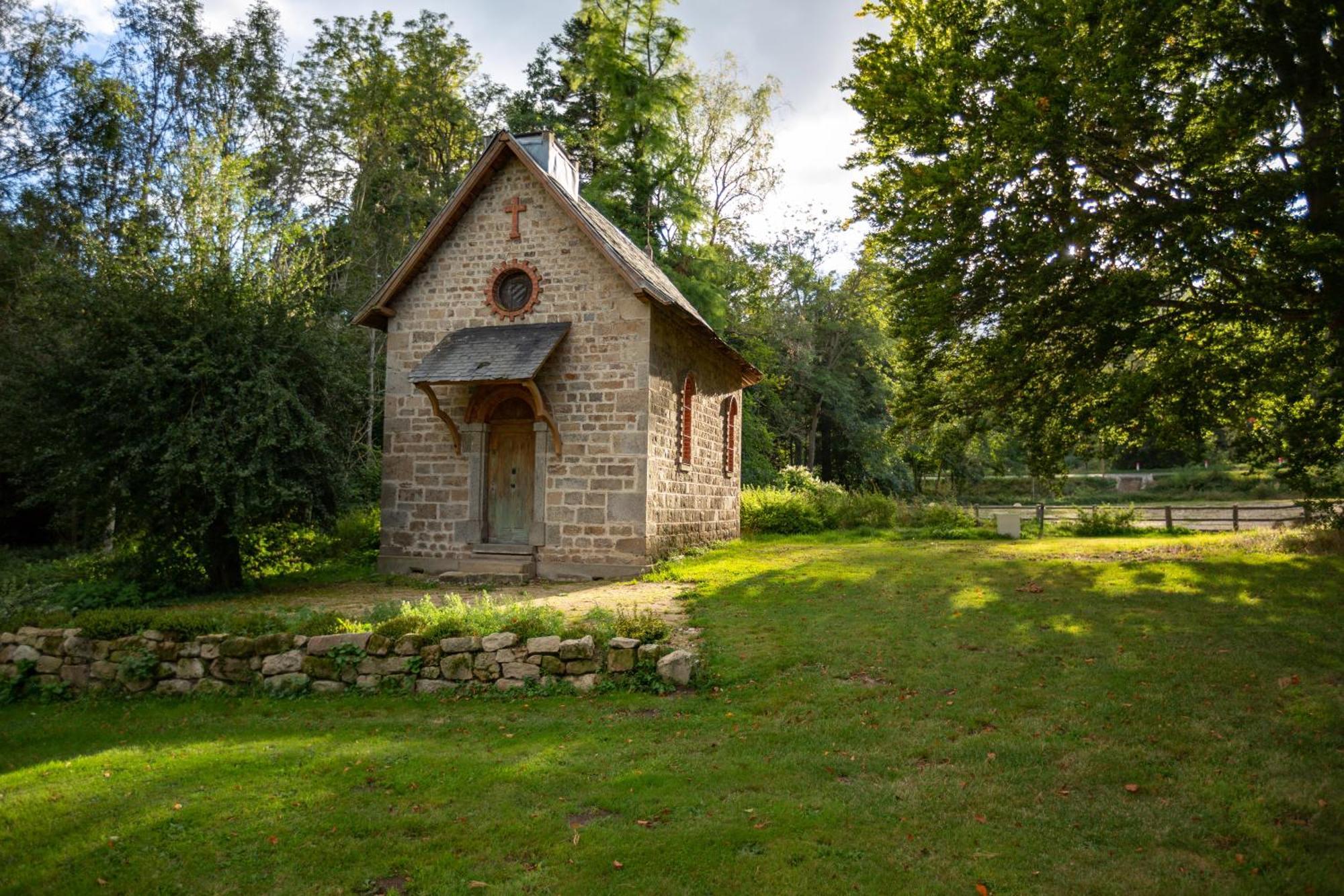 Domaine Et Chateau De Valinches Marols Exteriör bild